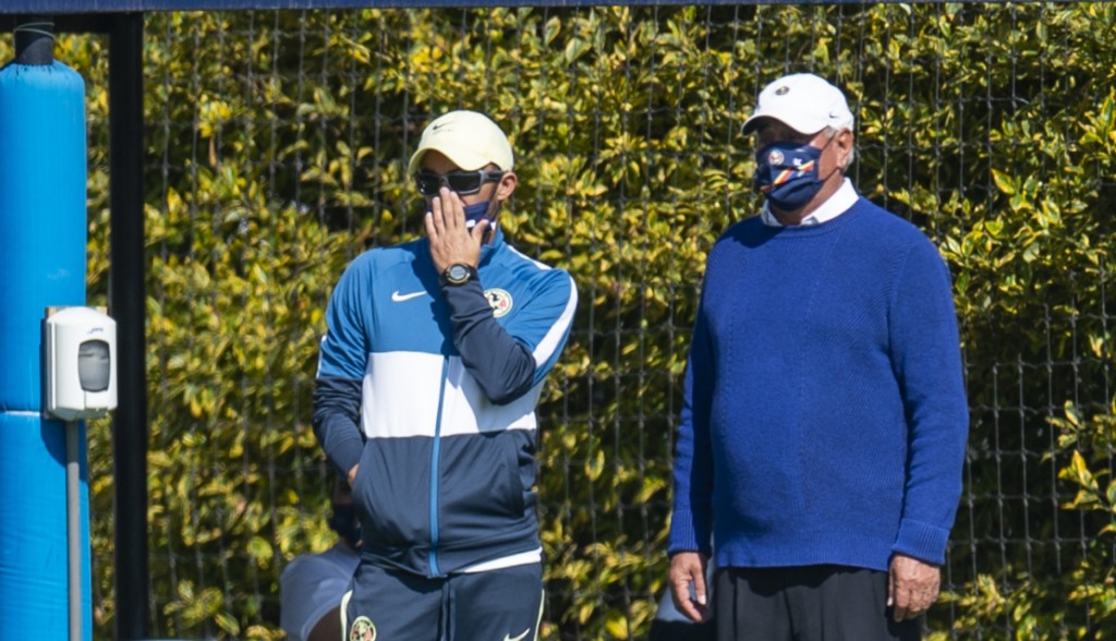 Leo Cuéllar y su auxiliar Hugo Ruiz (Mexsport)