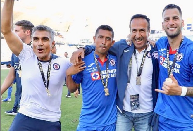 Bernardo Angulo con Cruz Azul (Instagram)