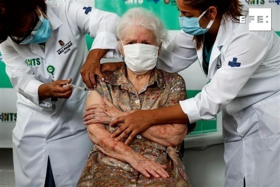 Brasil alcanza mil 350 muertes en un día| EFE