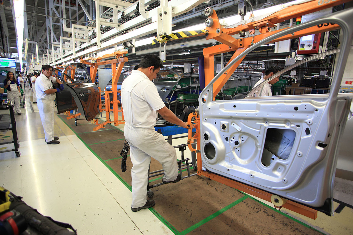 Cae en enero producción y exportación automotriz. (Andrés Lobato)