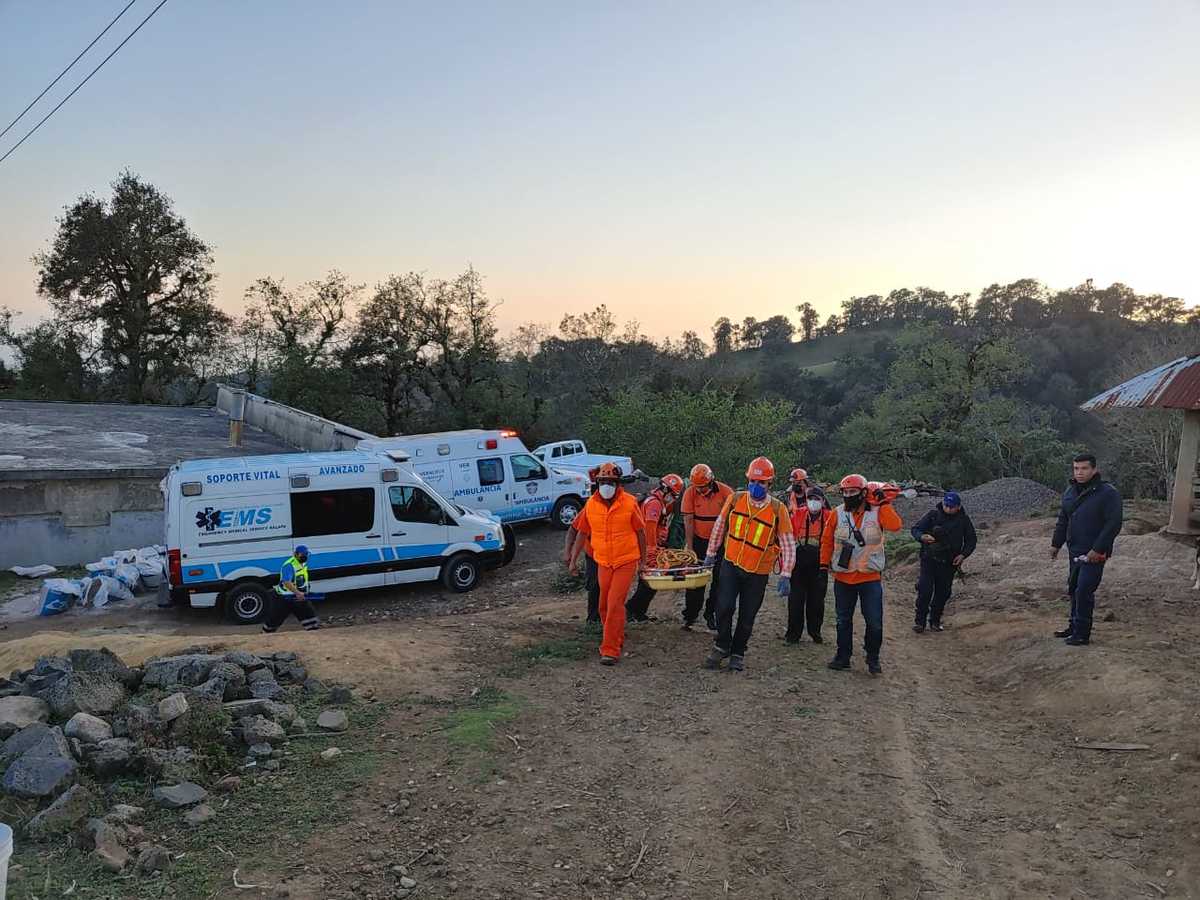 El hombre fue rescatado en la ranchería Plan de Bellotal del municipio de Tonayán | @PCEstatalVer