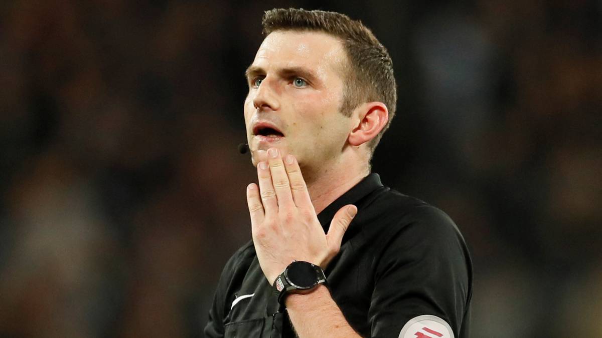 Michael Oliver (Reuters)