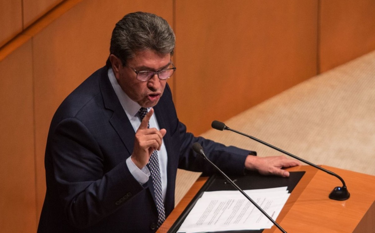 Senadores del PAN rechazan iniciativa de Monreal sobre redes sociales