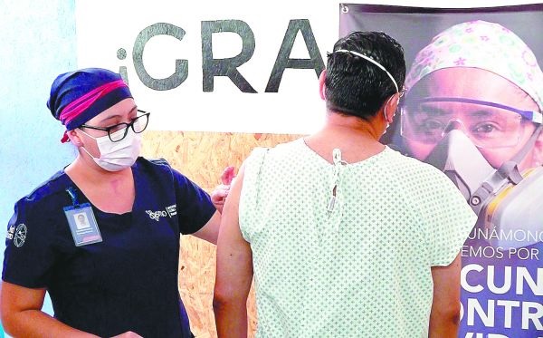 La vacuna de CanSino Bio es de una sola dosis y es envasada en Querétaro. CUARTOSCURO