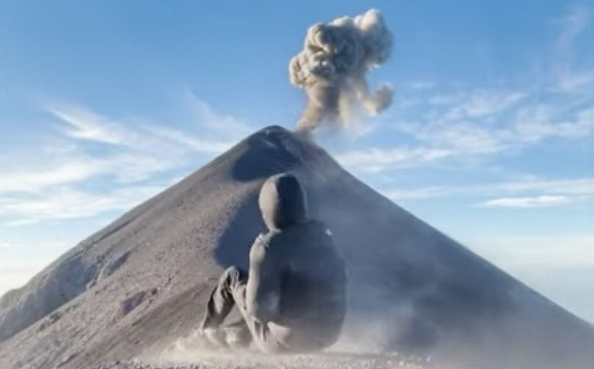 Volcán de Fuego entrando en erupción (Captura)