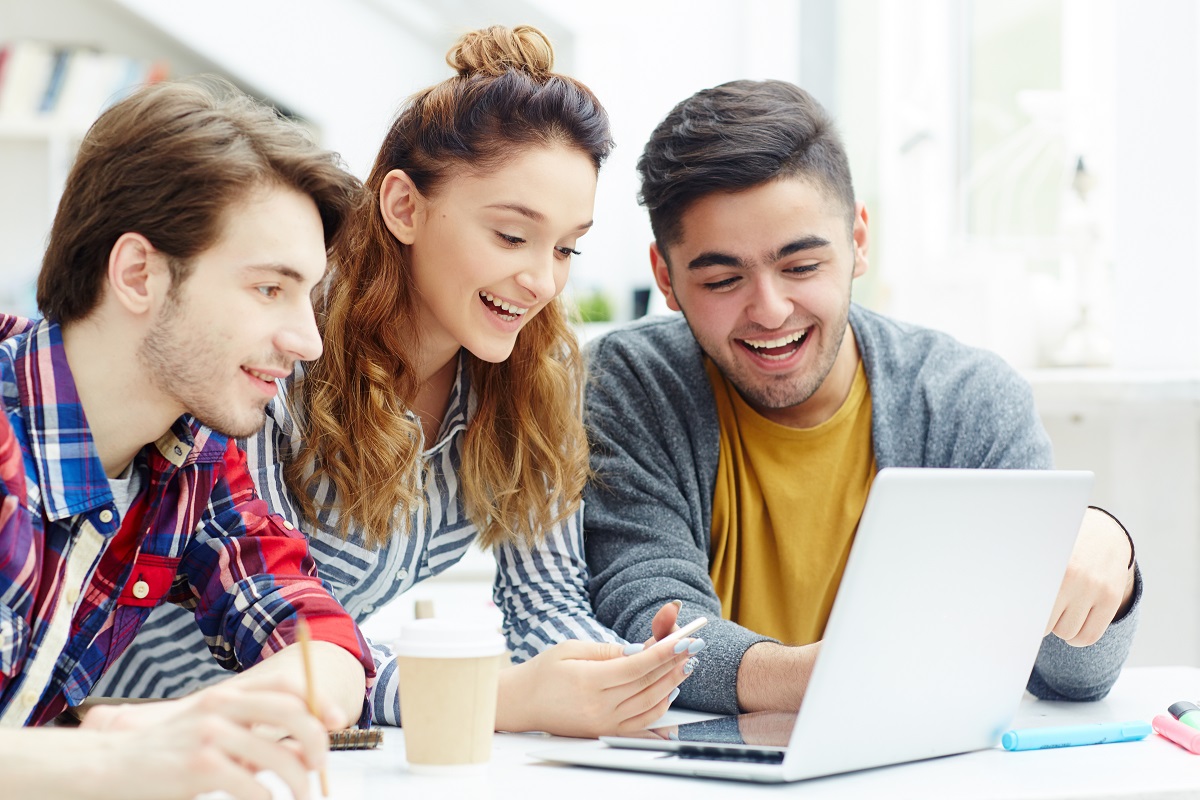 Los aspirantes tienen que ser alumnos de licenciatura o recién egresados. (pressfoto: freepik)