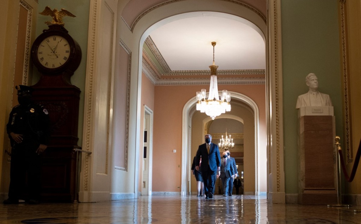 Los demócratas buscarán convencer a 17 republicanos para poder inhabilitar a Trump de cargos políticos. (AFP)