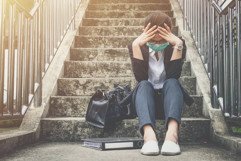 Las mujeres de la región son parte crucial de la primera línea de respuesta a la pandemia, dijo la OCDE. (Shutterstock)
