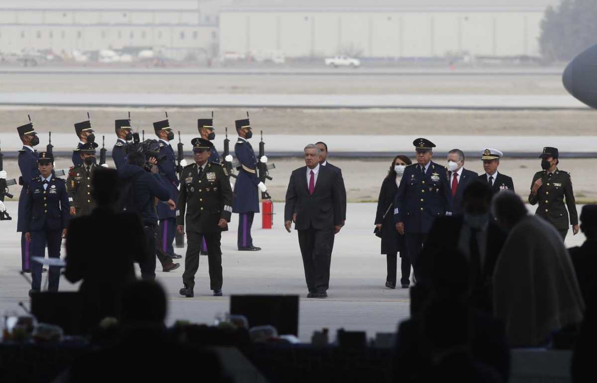 El Presidente visitó la Base Militar de Santa Lucía. / Araceli López