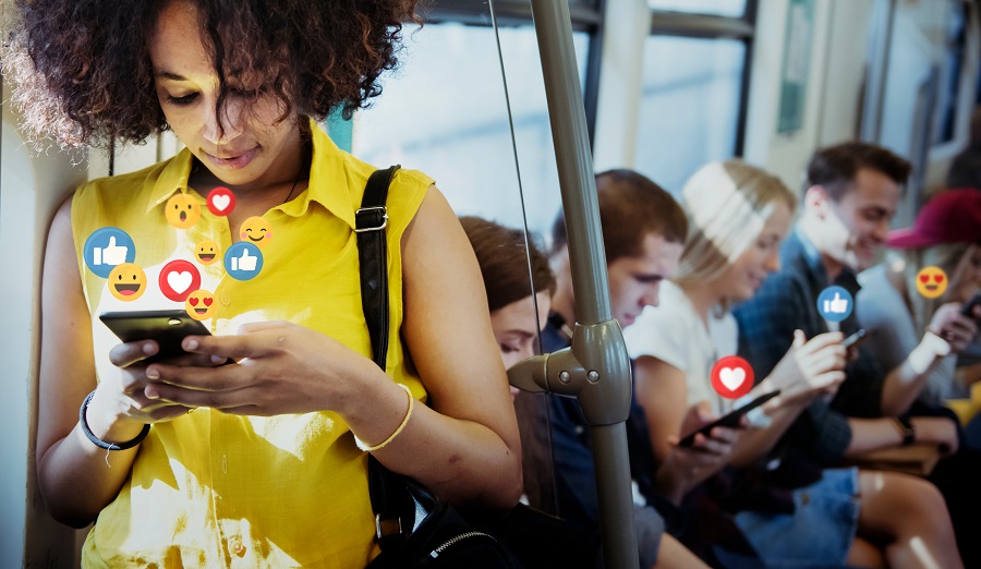 Después de las elecciones en EU, Twitter y Facebook han sido cada vez más cuestionados sobre sus políticas de moderación de contenido. (Shutterstock)