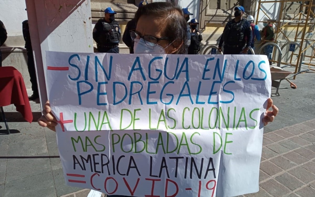 Los habitantes protestan frente a la alcaldía Coyoacán. | César Velázquez