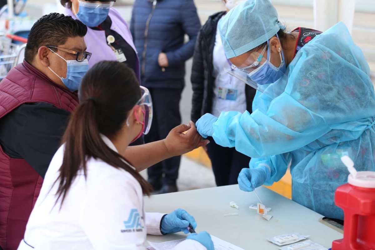 Jornada de salud en Plaza Q de  Mineral de la Reforma. (Jorge Sánchez)