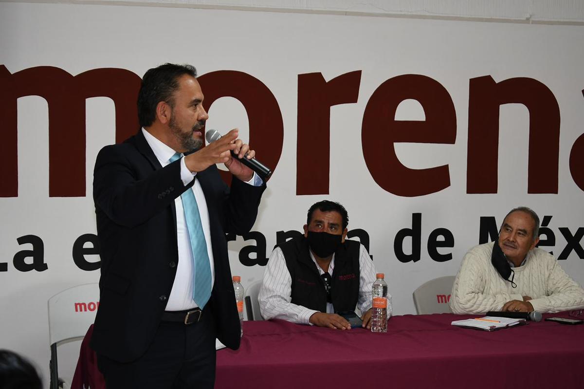 Loera de la Rosa explicó a los presentes la estrategia territorial que se formó para llegar a militantes y simpatizantes casa por casa. (Juan José Gar