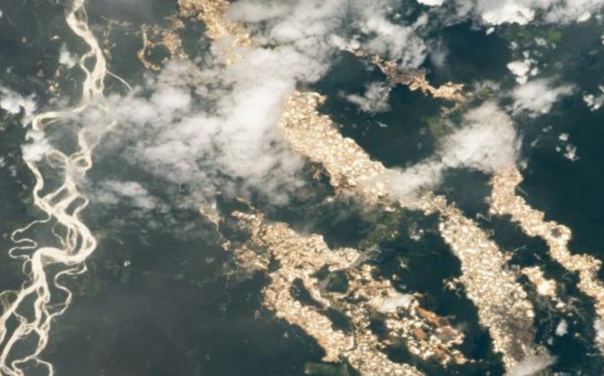 NASA capta increíble imagen de ríos de Oro en Perú. (NASA)