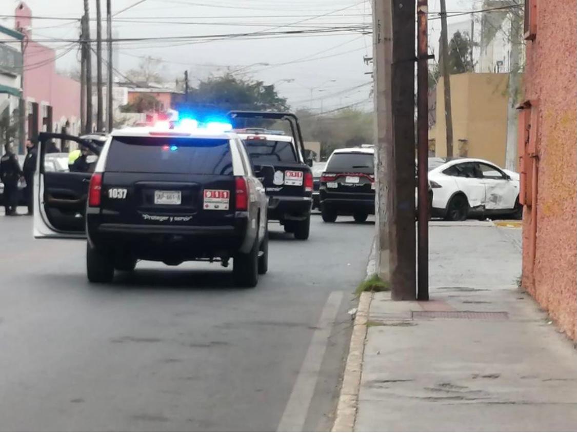 Al sitio arribaron elementos de la Policía de San Pedro. Foto: Especial