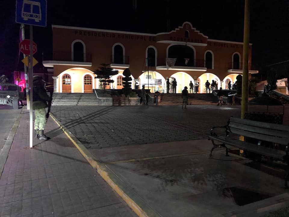 Asaltan policías municipales de Acuamanala. (Especial)