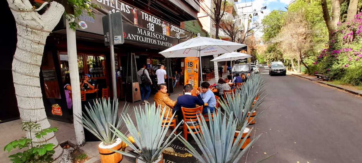 Este nuevo semáforo naranja a los restaurantes se les permitirá cerrar hasta las 10 de la noche. | Anwar Nájera.