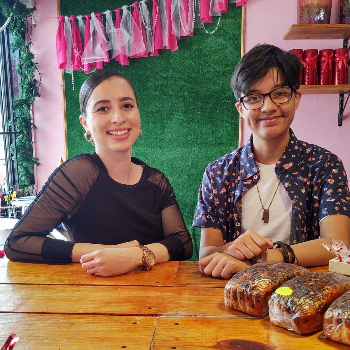 Colaboradoras de Sweet Cake pastelería en Ciudad Madero