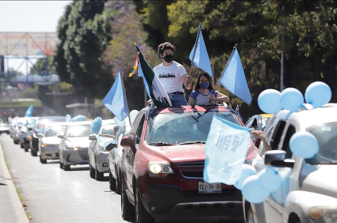 Poblanos se suman al “Claxonazo por la vida”. (Agencia Enfoque)