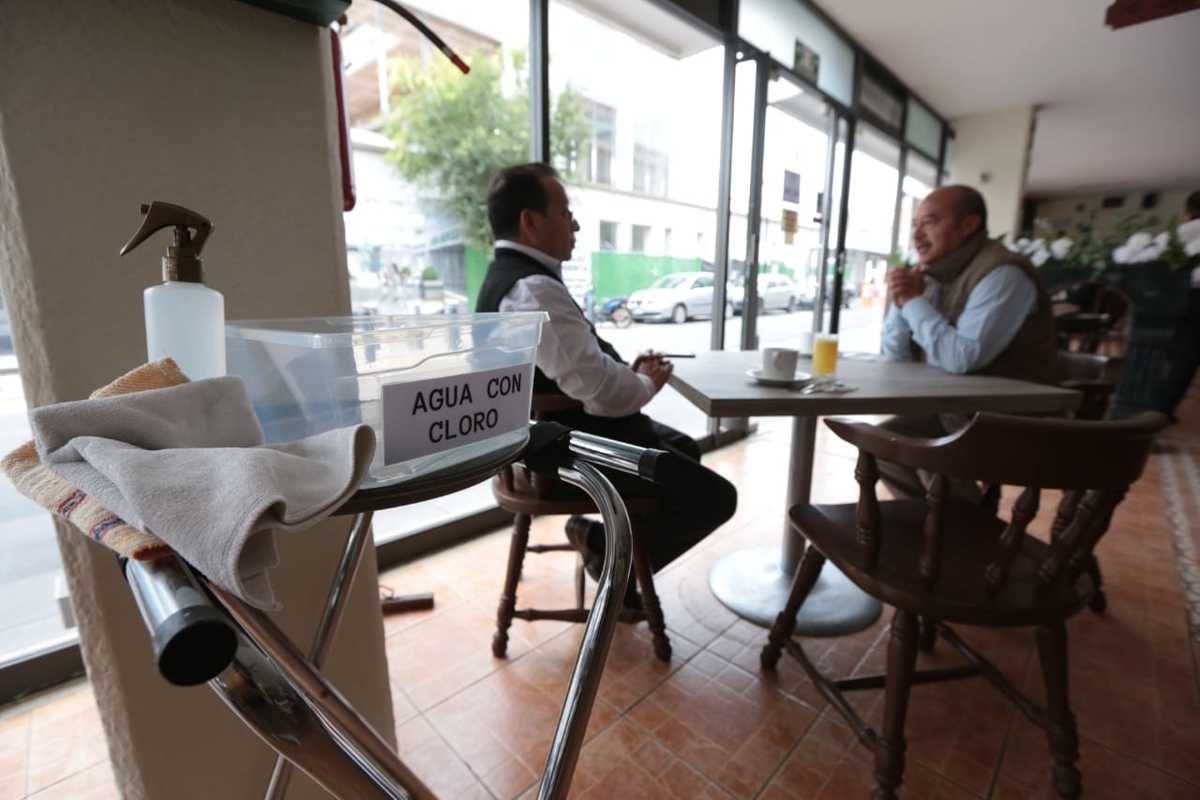 "Han cerrado más de 12 mil restaurantes a nivel estatal". (Tania Contreras)