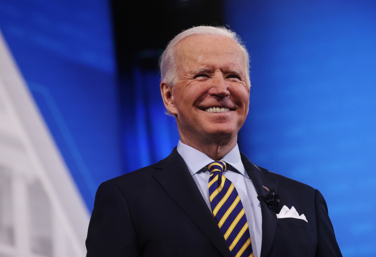 El presidente de EU, Joe Biden, durante el Town Hall organizado por la cadena CNN. (Reuters)