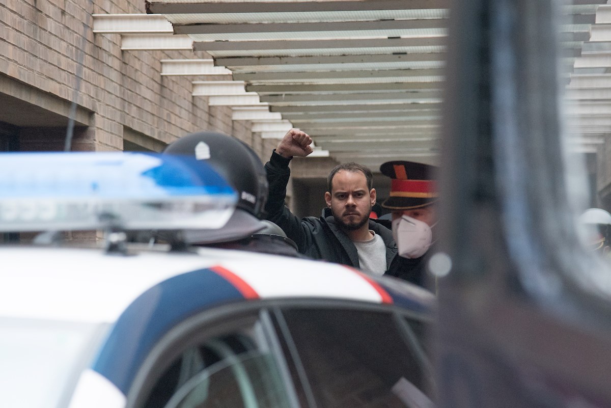 El rapero Pablo Hasél no opuso resistencia a su arresto en la casa de estudios. | EFE