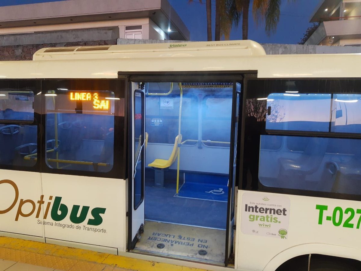 Unidades de Transporte Público de León serán nebulizadas con sanitizante entre descensos. Foto: especial.