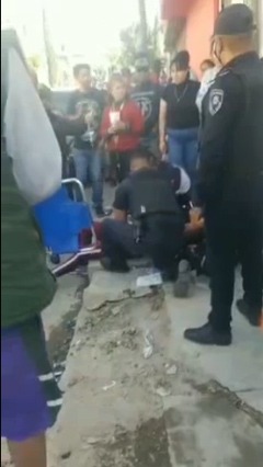 Los agentes terminaron con traumatismo craneoencefálico, ruptura de tabique nasal, contusiones en tórax, cabeza y brazos.