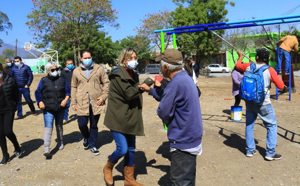 La alcaldesa Pilar Gómez puso en marcha la segunda etapa del reencarpeteo asfáltico en la Avenida Zeferino Fajardo