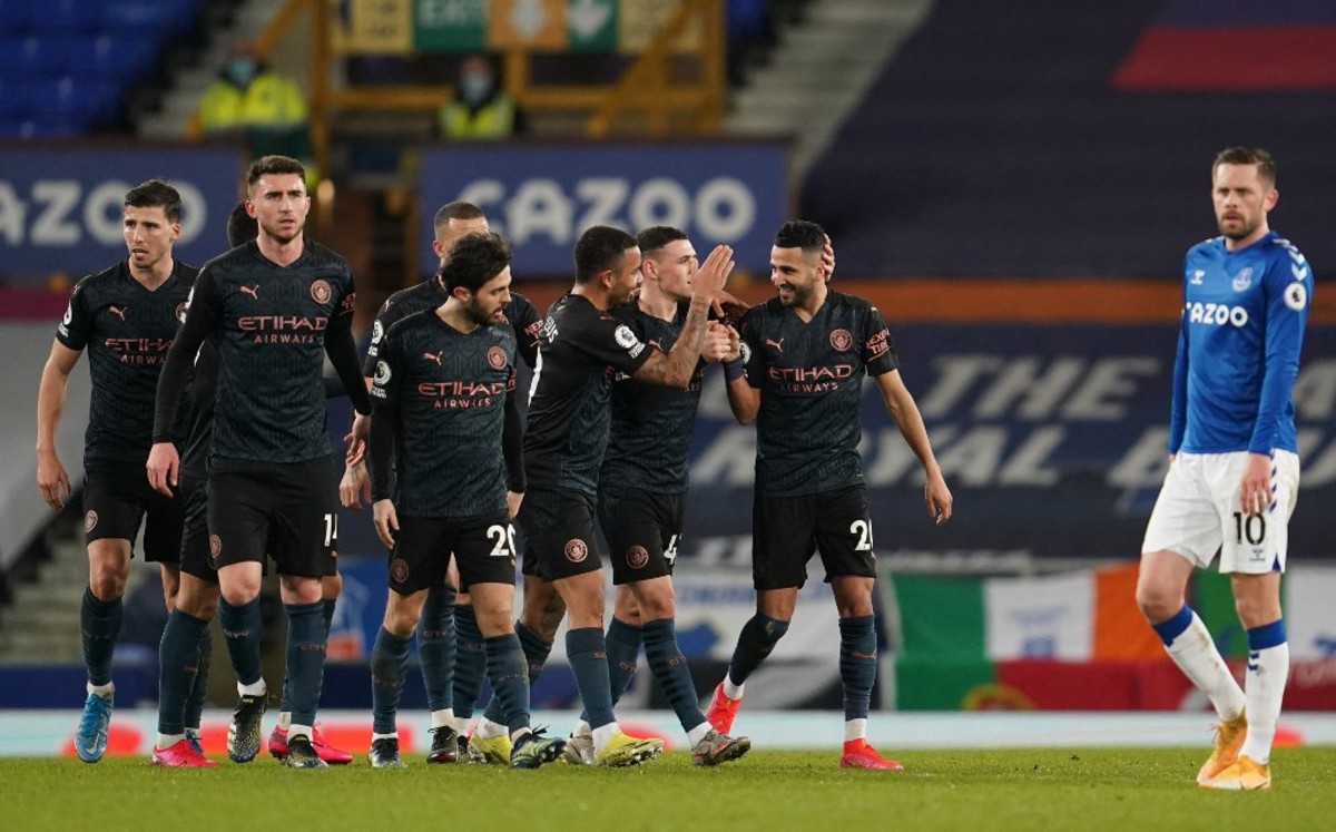 Manchester City consigue su décima segunda victoria consecutiva tras vencer al Everton (AFP)