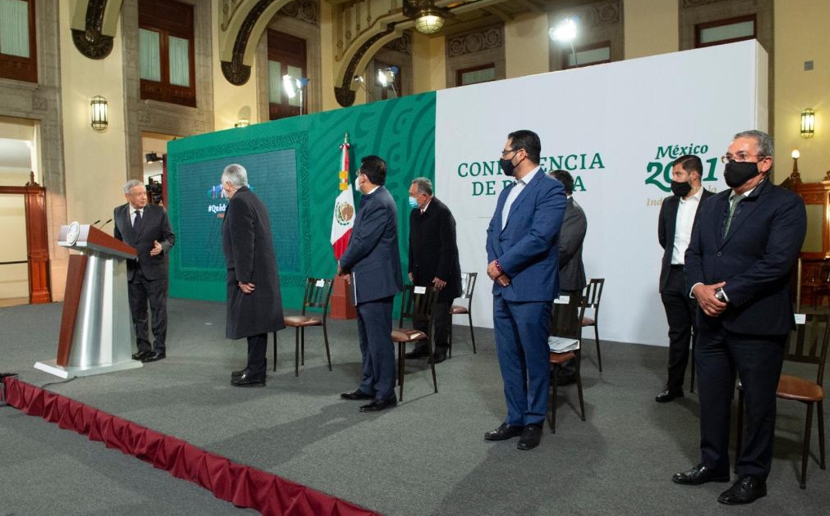 Funcionarios y directivos de la CFE acudieron a la conferencia para explicar los recientes apagones. (Cortesía)