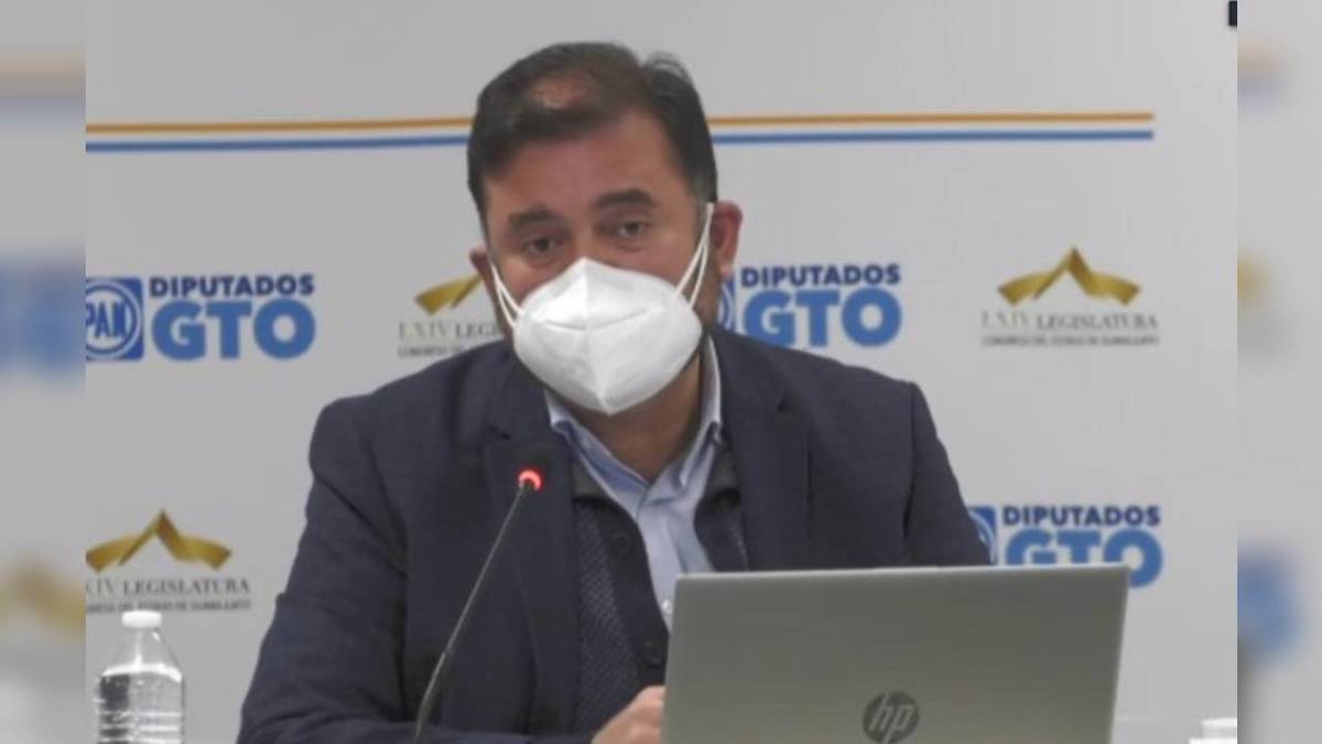 Jesús Oviedo, líder de la bancada panista en Guanajuato.