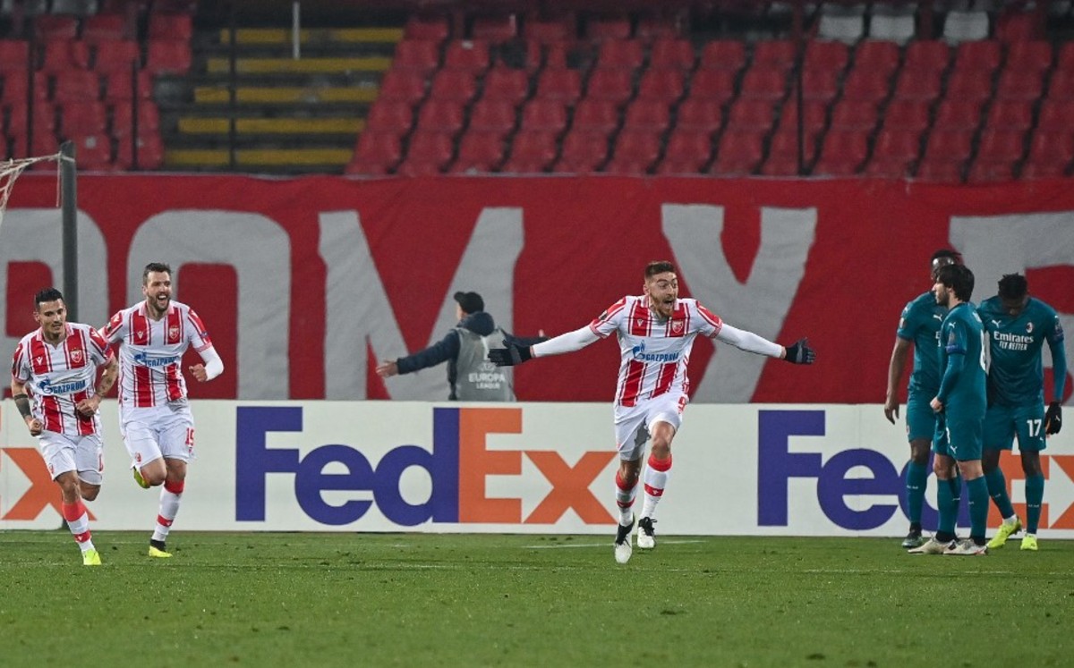 Milan deja escapar la ventaja y empata de último minuto ante Estrella Roja (AFP)