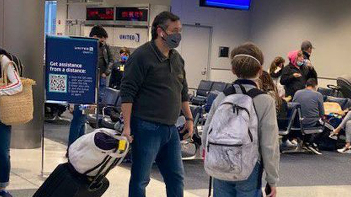Ted Cruz, senador por Texas, viaja a Cancún en medio de tormenta invernal en EU; lo critican en redes
