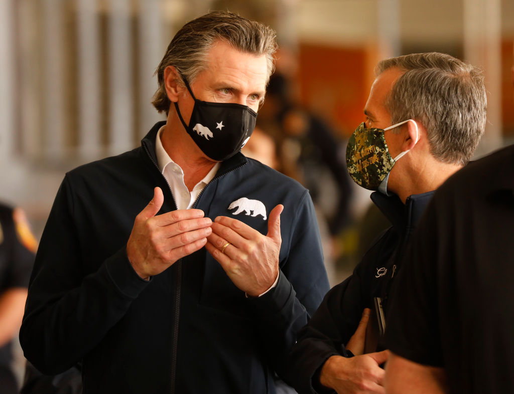 Gavin Newsom, Gobernador de California, anunció un pago único de $600 dólares para 5.7 millones de residentes el pasado miércoles.