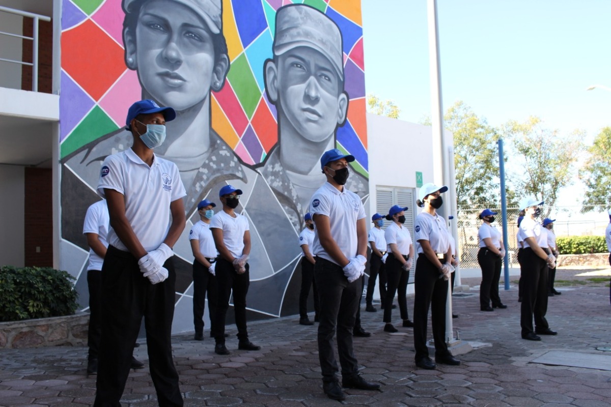 Son militares retirados, hoy educan a jóvenes en Guanajuato. ESPECIAL