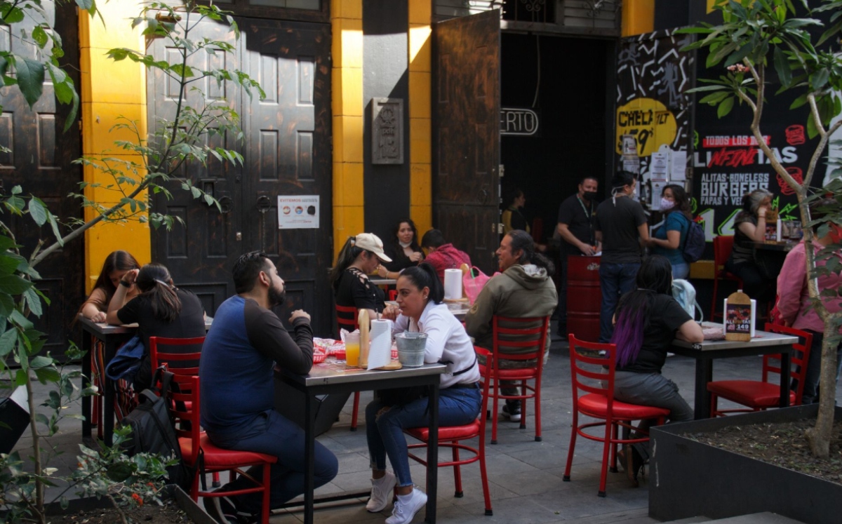 Restaurantes de CdMx continúan con servicio al aire libre. (Cuartoscuro)