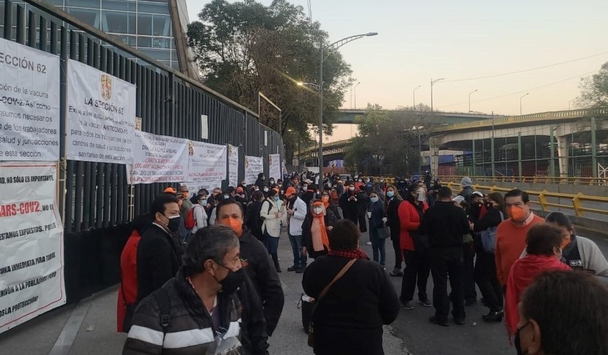 Trabajadores de Salud de CdMx protestan en Insurgentes. | Ramón Ramírez