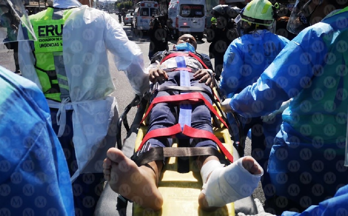 En CdMx, niño con quemaduras es llevado en helicóptero hacia hospital. (Jorge Becerril)