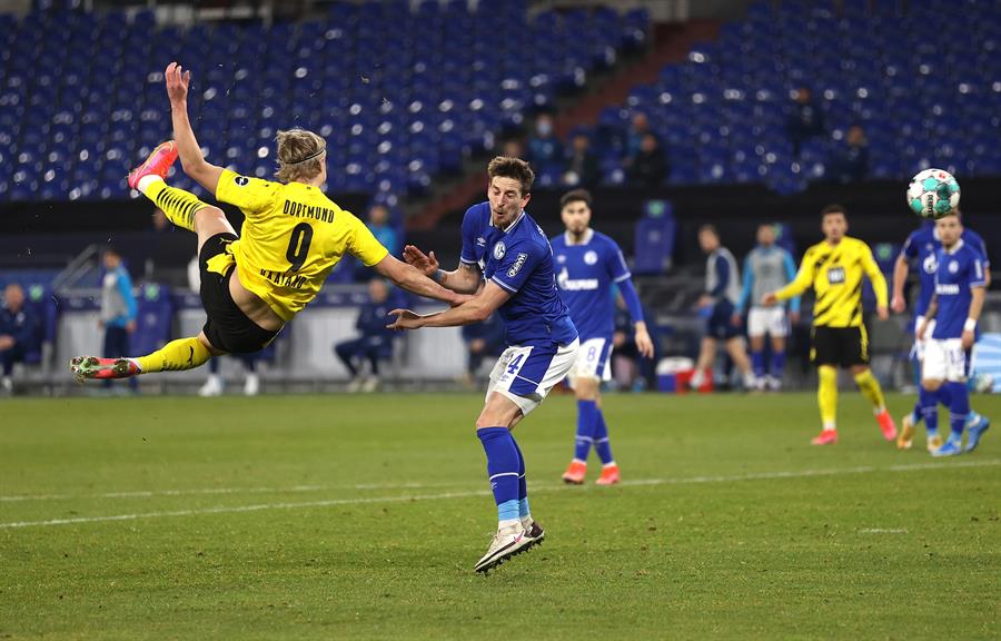 Gol de Erling Haaland en contra del Shalke 04 (EFE)