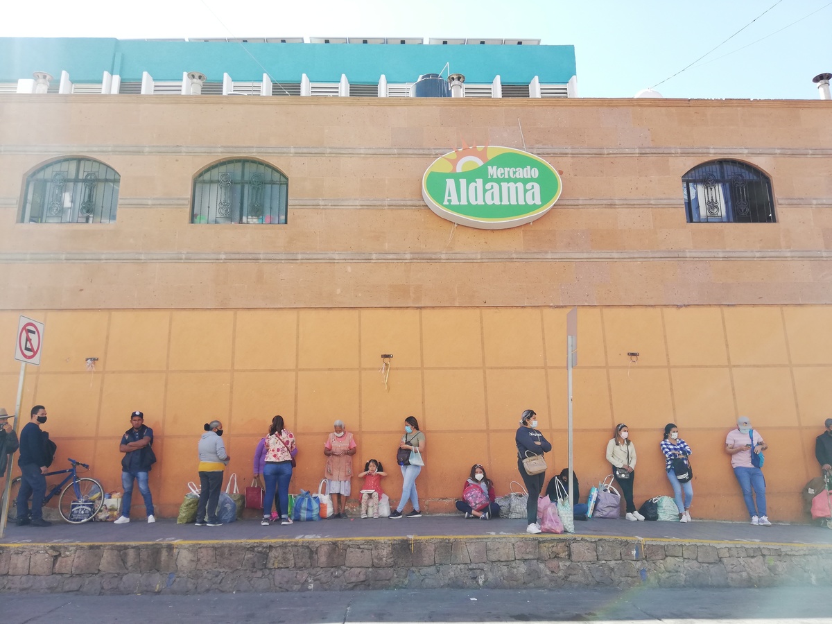 Mercados de León con medianas expectativas tras regreso a semáforo naranja. Foto: Dany Béjar.