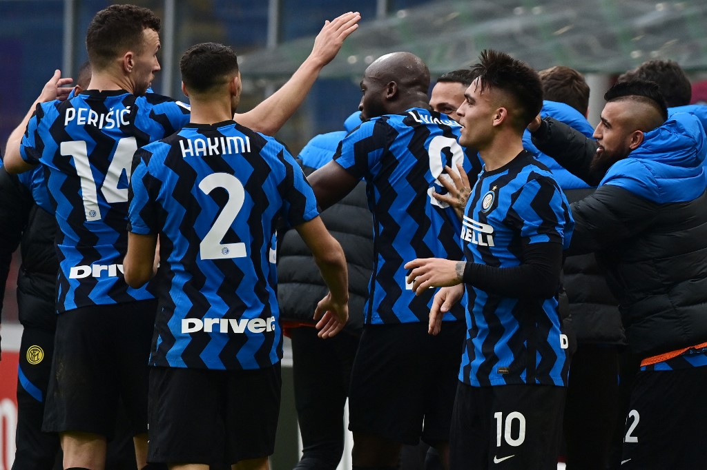 Inter venció al Milán en Derby della Madonnina (AFP)