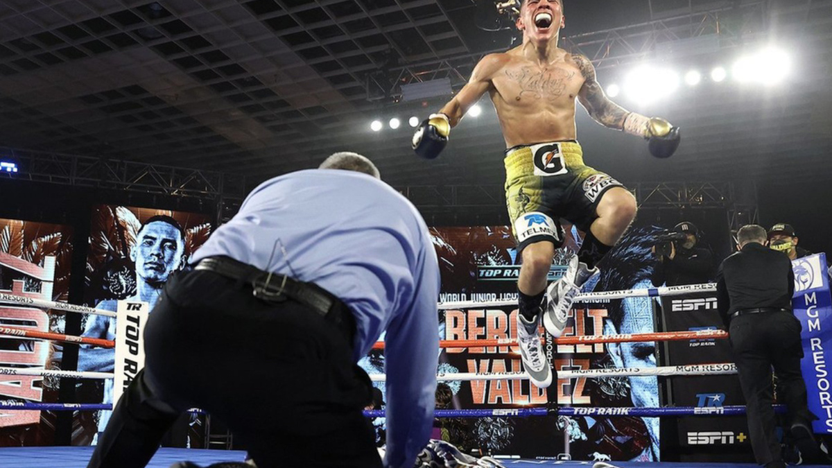Óscar Valdez se 'come' al Alacrán Berchelt y es nuevo campeón del CMB