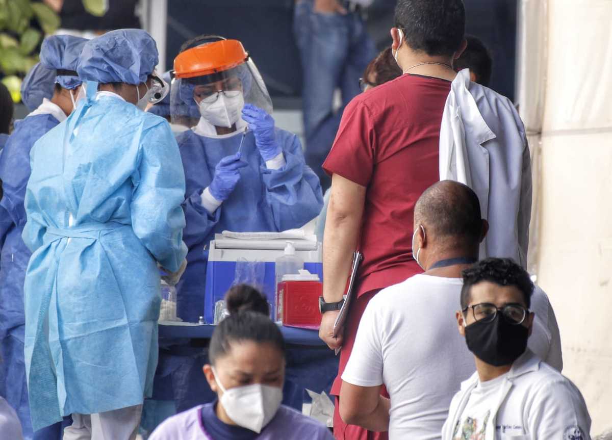 Vacunas contra coronavirus en Puebla. (Melanie Torres)