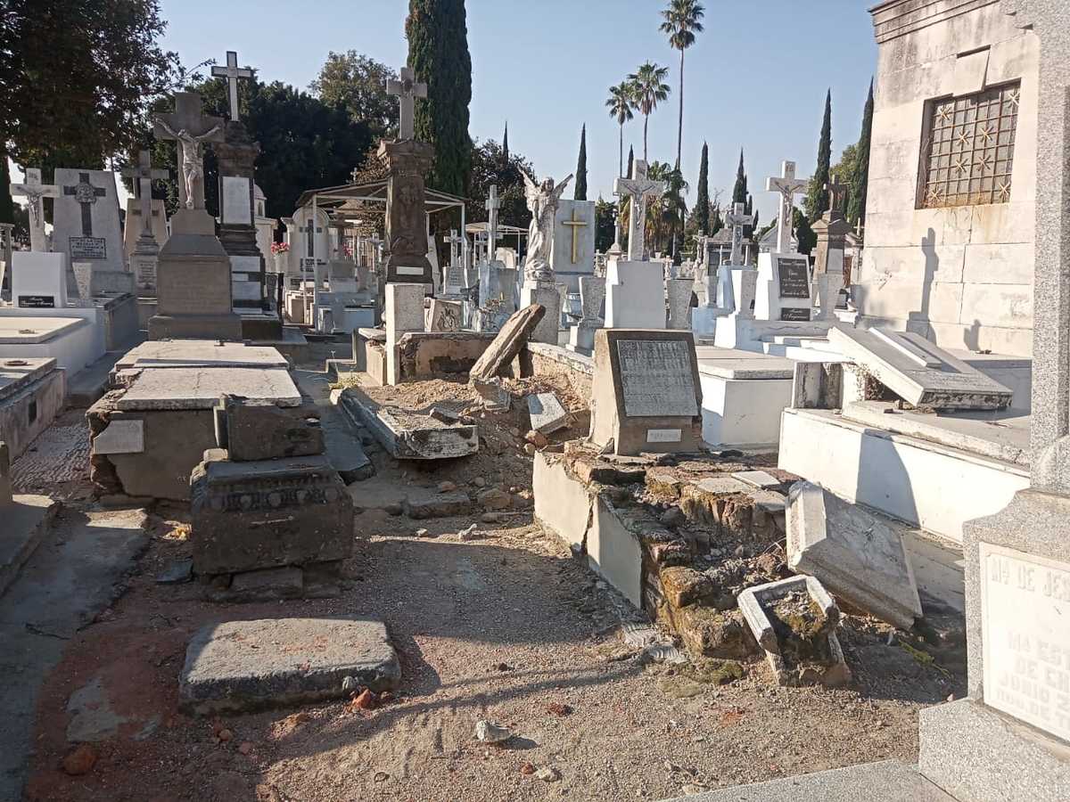 Guadalajara En Ruinas gran parte del panteón de Mezquitán Grupo Milenio