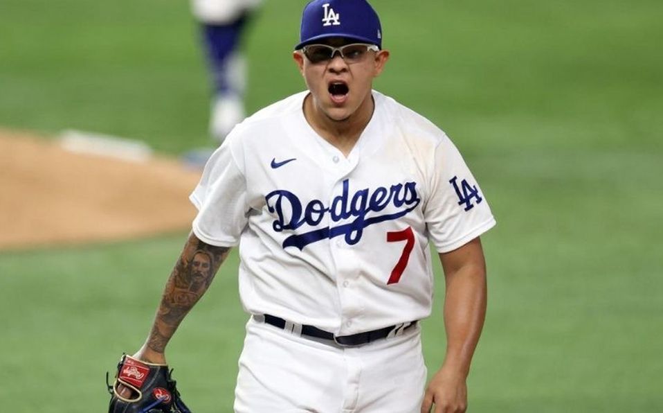 Julio Urías, pitcher de los Dodgers (AP)