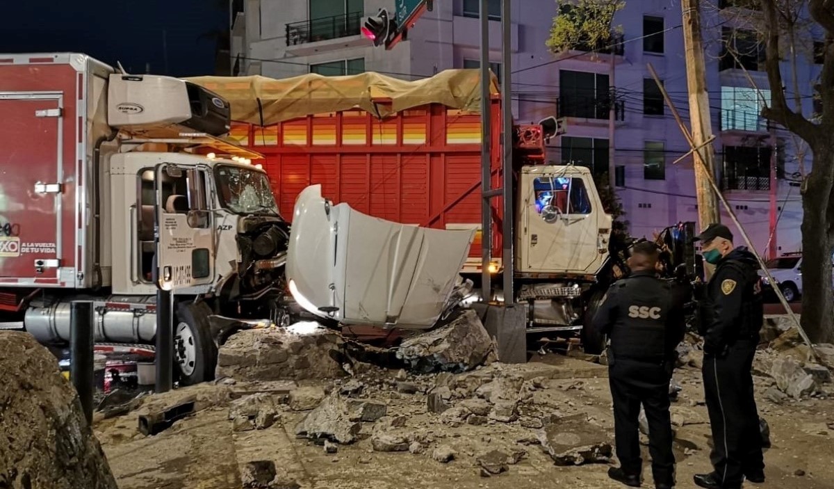 El accidente ocurrió en la colonia Del Valle,. | Alejandro González