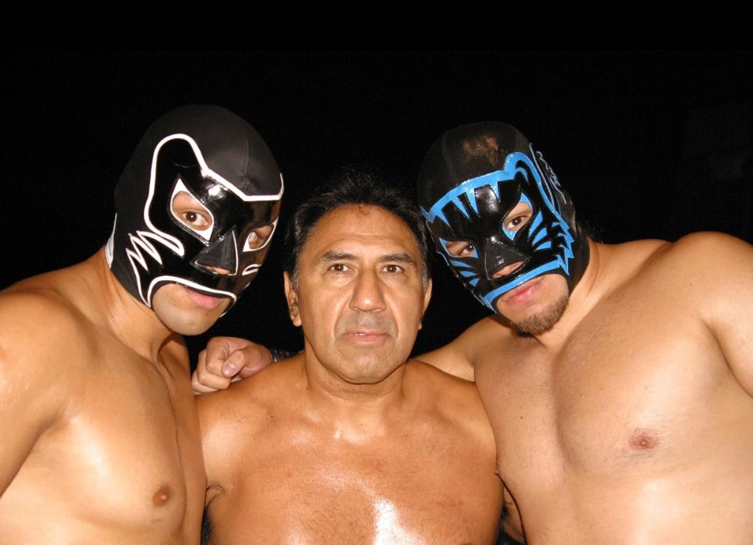 Blue Panther Júnior y Cachorro, convivirán con la afición poblana. (Especial)