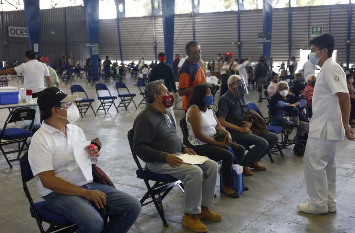 La sede de vacunación en Iztacalco está en el Palacio de los Deportes | Ariana Pérez