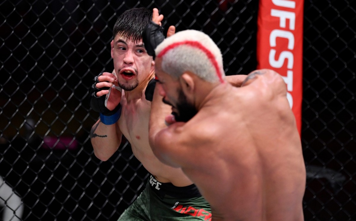 Brandon Moreno y Deveison Figueiredo en UF 256 (Cortesía UFC)